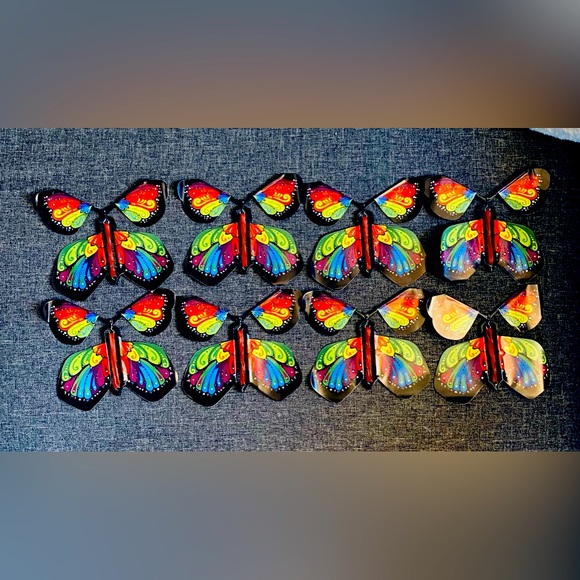 Fly Out Butterfly Reusable Gift Box - Picture 2 of 6